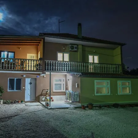 Apartment F-holiday
