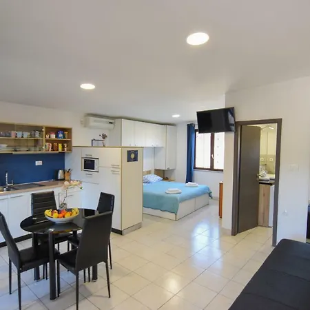 F-holiday Apartment