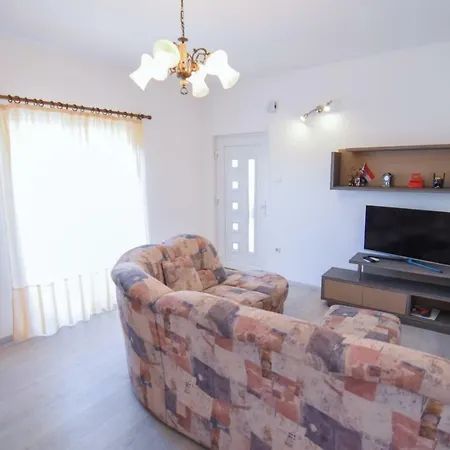F-holiday Apartman *