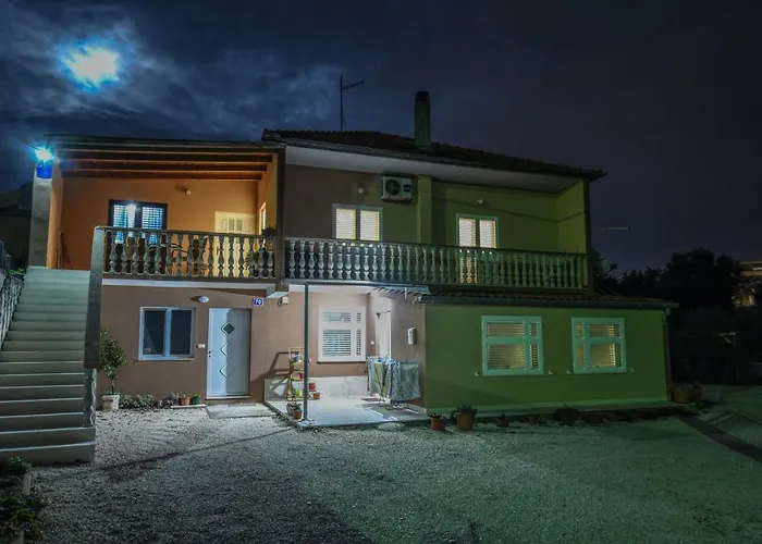 Apartment F-holiday